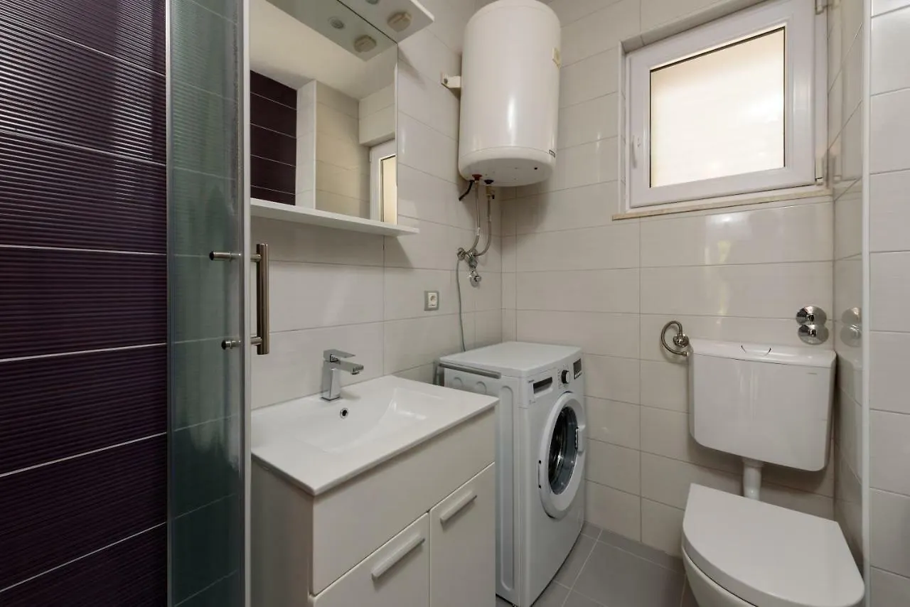 Apartmani Nina Trogir 0*,  Chorvatsko