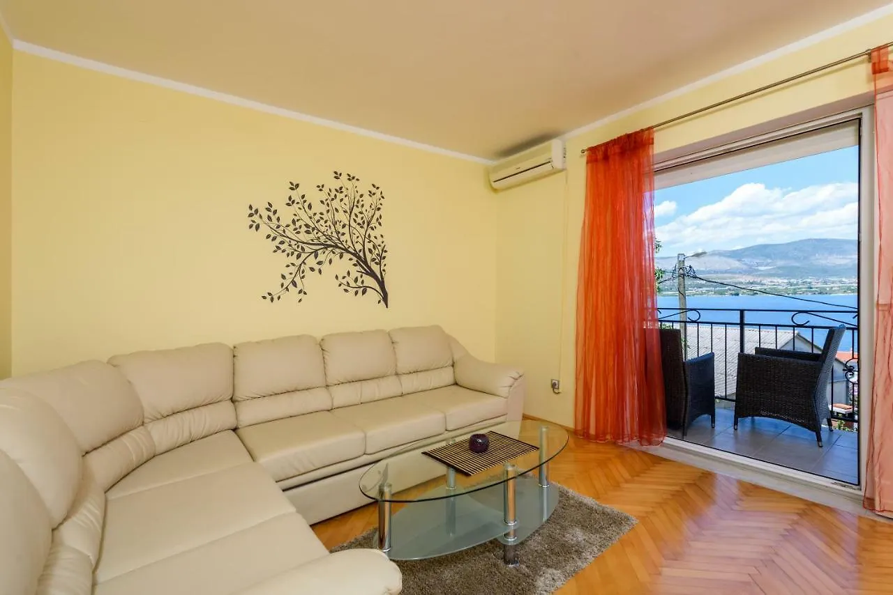 Apartmani Nina Trogir