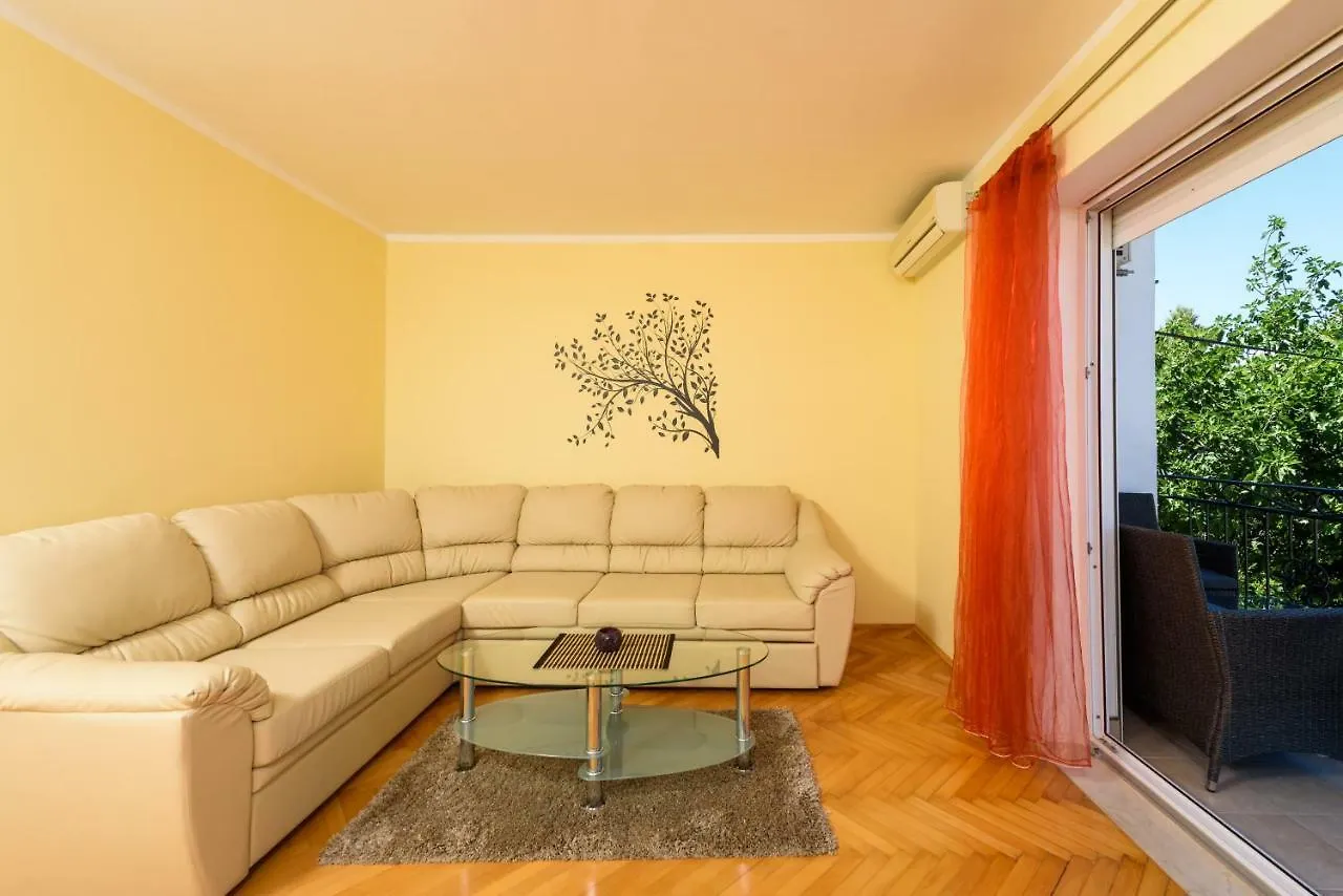 Apartmani Nina Trogir 0*,  Chorvatsko
